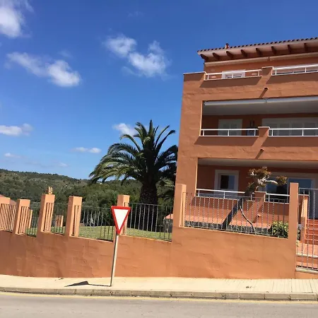 Appartamento By The Sea; With A Private Garden Son Bou