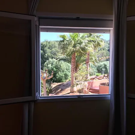 By The Sea; With A Private Garden Apartmán *