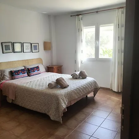 Daire By The Sea; With A Private Garden Son Bou